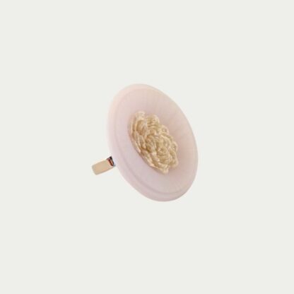 Bague en corolle blanche