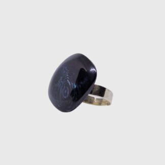 bague bouton carré