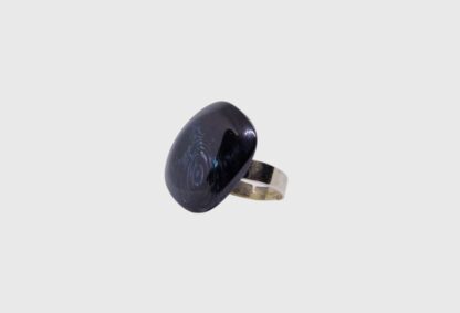 bague bouton carré