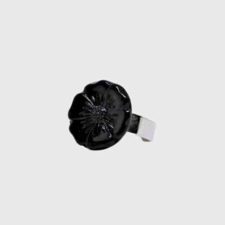 bague en verre noire