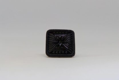 Bague carrée en verre noir