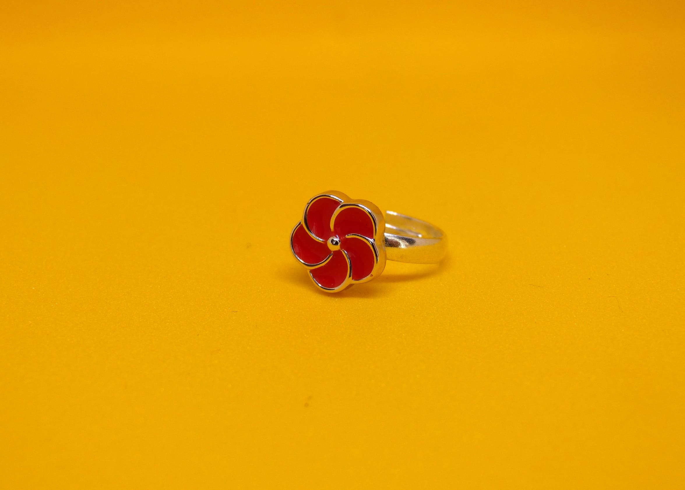 Bague Enfant Fleur Rouge - Du bouton au bijou