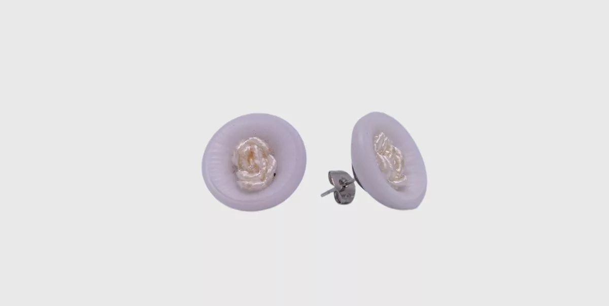 boucles d'oreilles puces blanches