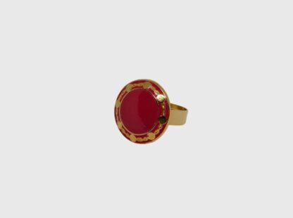 bague rouge et dorée