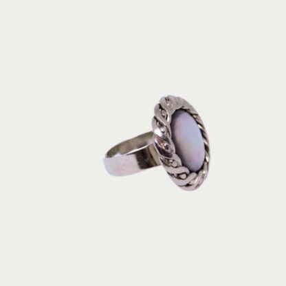 bague nacre grise et métal gris