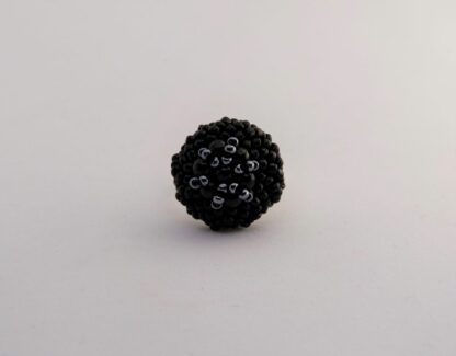 Bague caviar perles noires