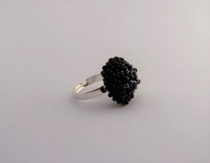Bague caviar perles noires