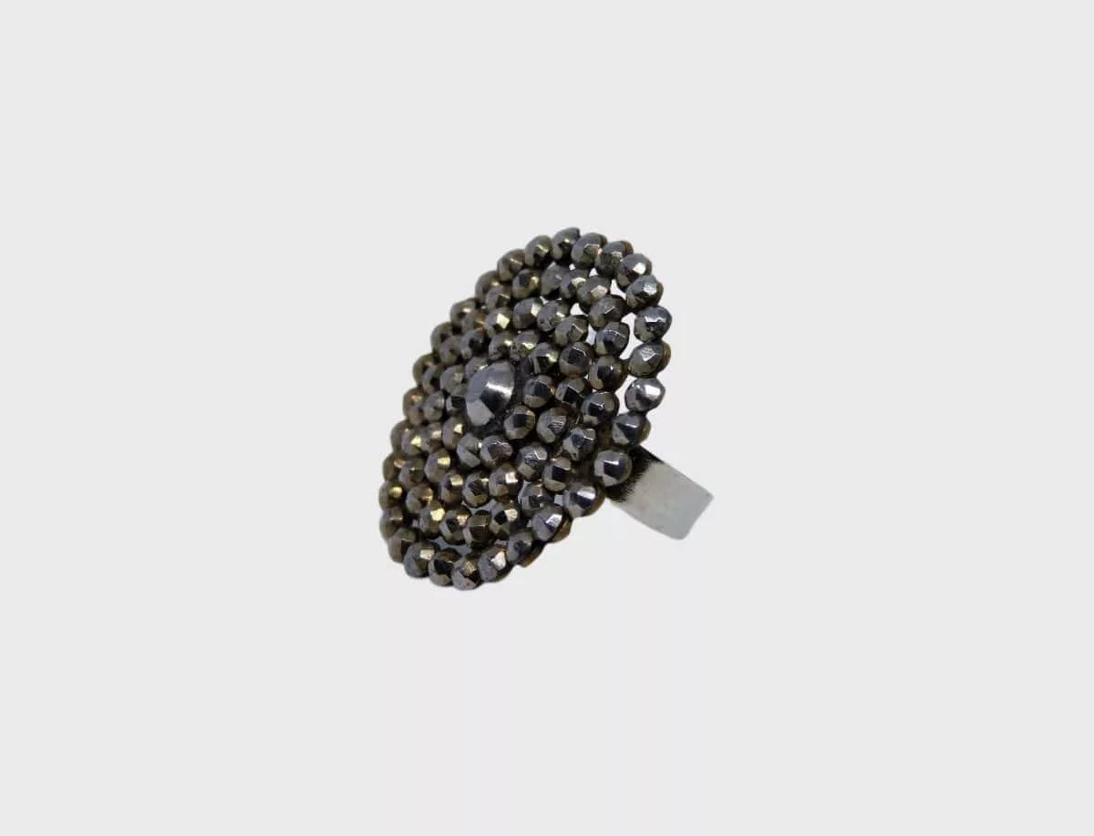 bague bouton strass