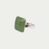 bague verte carrée