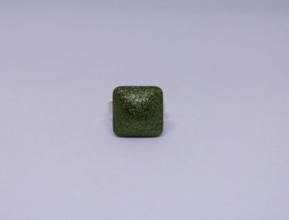 Bague coussin vert.