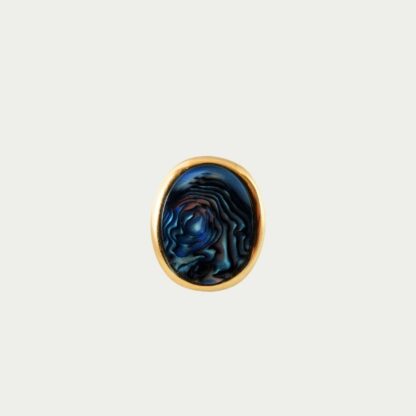 Bague Bermudes bleu irisé.