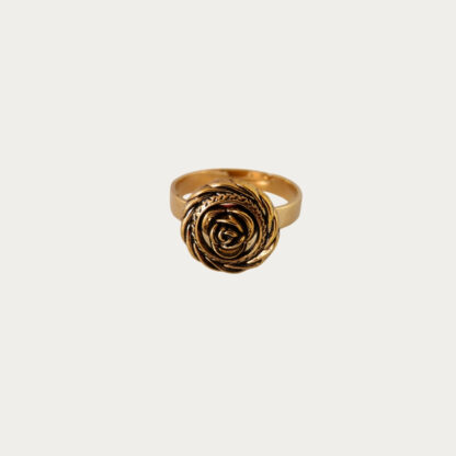 Bague romantique en forme de rose dorée