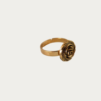 Bague romantique en forme de rose dorée
