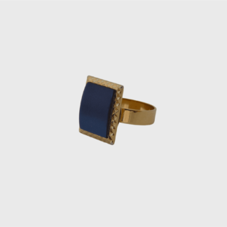 bague bleue et dorée