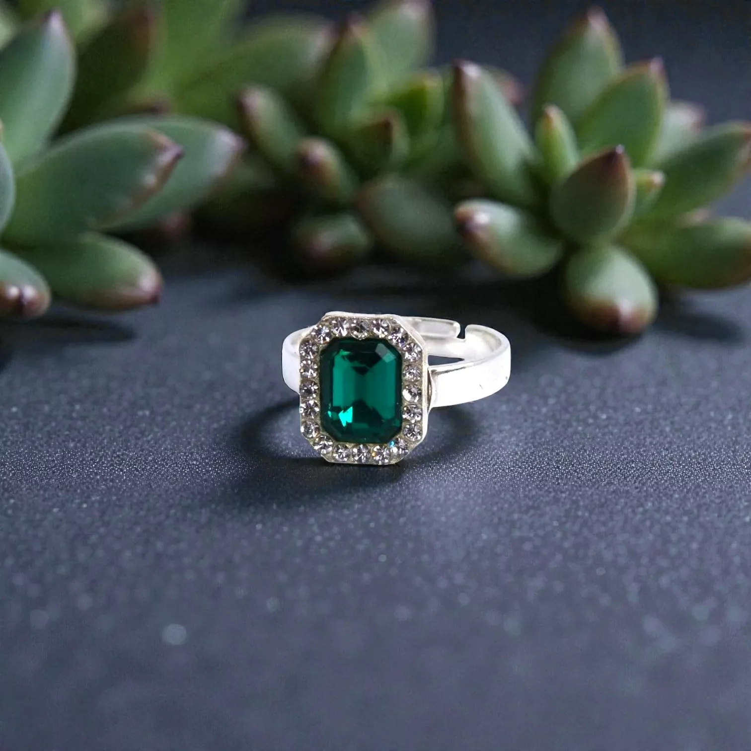 bague vert émeraude