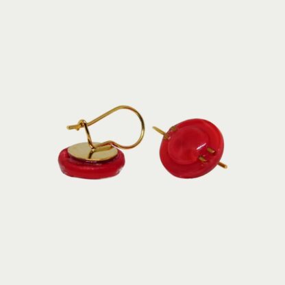 boucles d'oreilles rouges et dorées