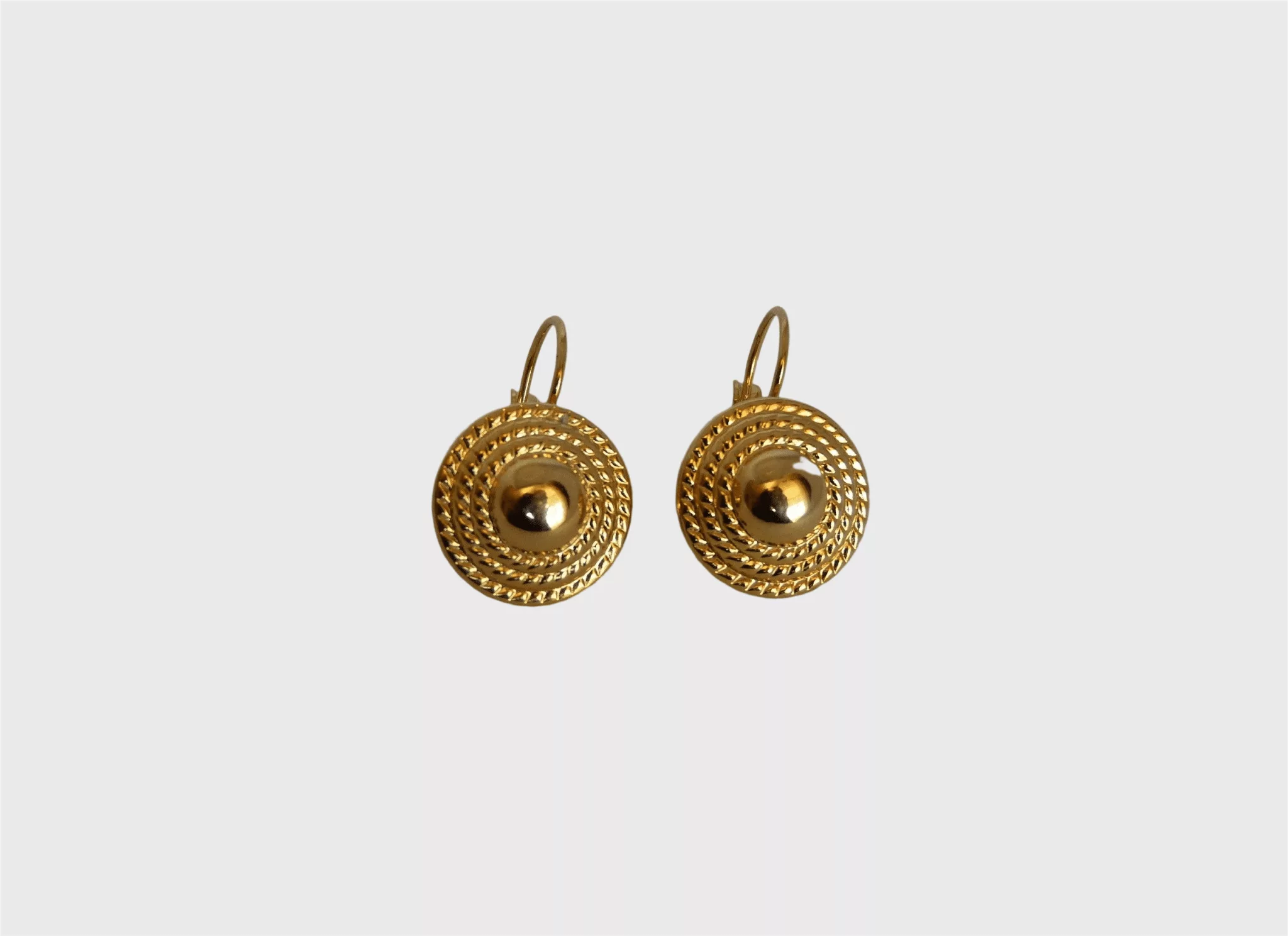 boucles d'oreilles dormeuses dorées