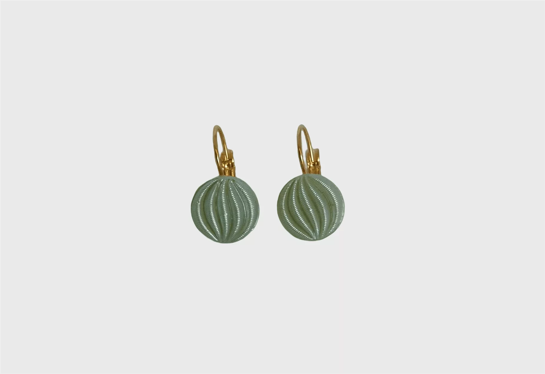 boucles d'oreilles vert pale