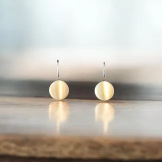 boucles d'oreilles en nacre