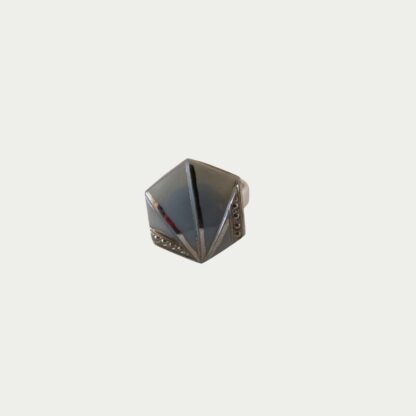bague grise hexagonale