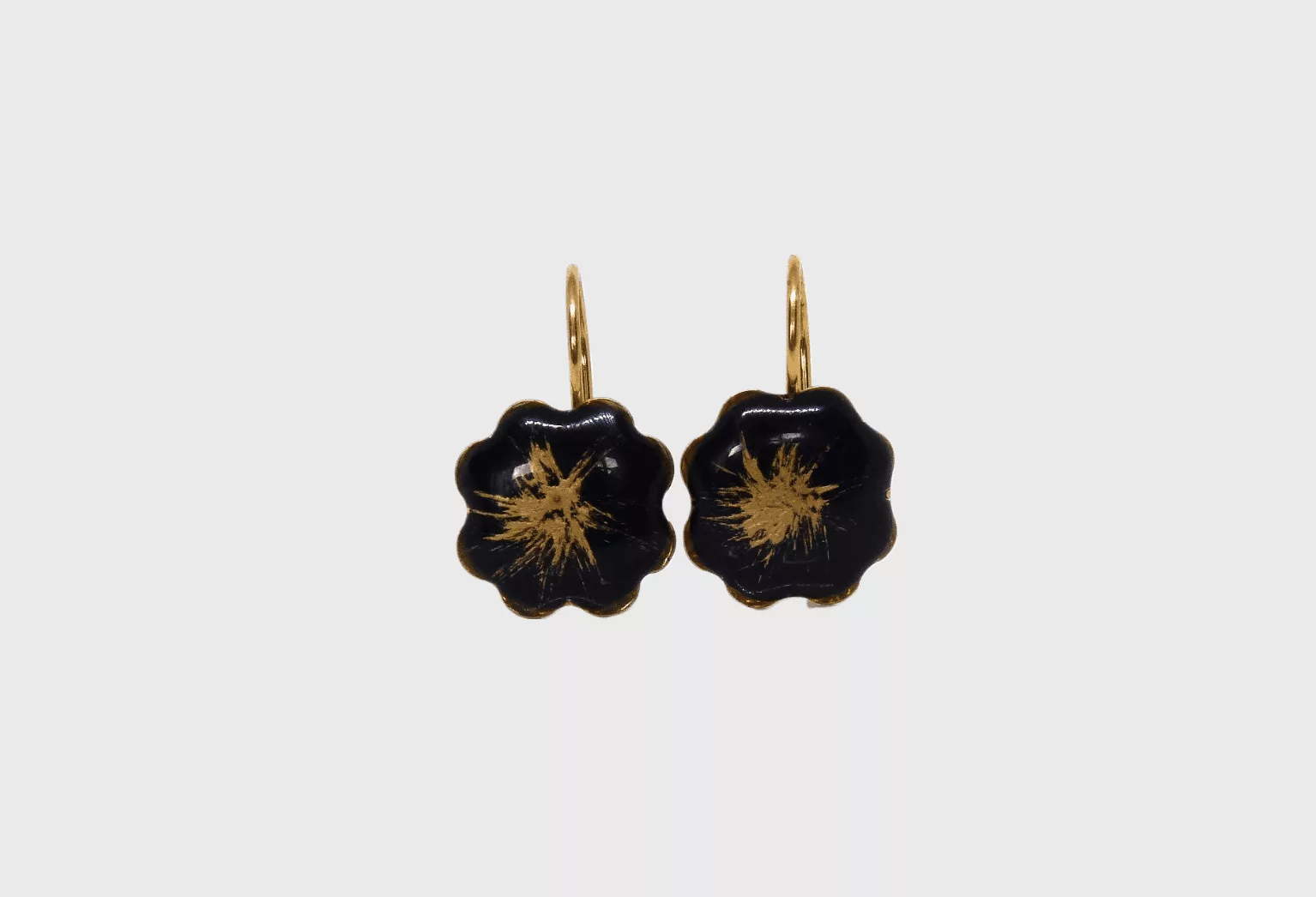 Boucles d'oreilles noires et dorées