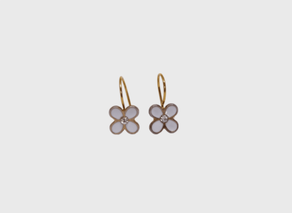boucles d'oreilles fleurs blanches
