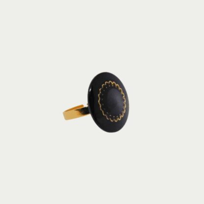 Bague noire inclusion dorée