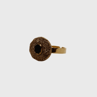 bague dorée et noire