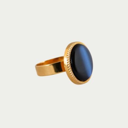 bague bleue et dorée
