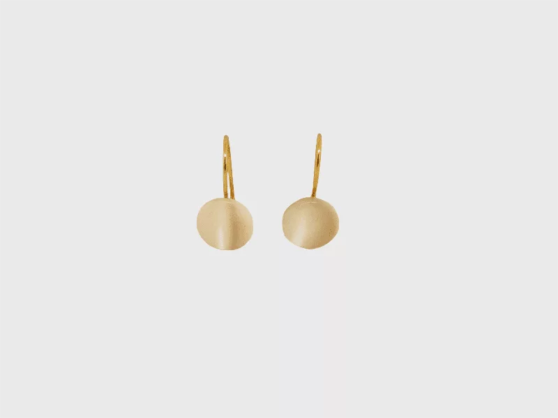 petites boucles d'oreilles en nacre