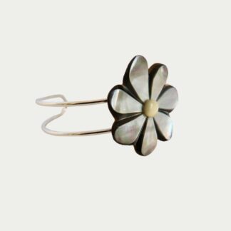 Bracelet fleur de nacre grise