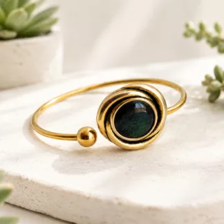 Bracelet Œil du cyclone doré avec ancien bouton vert foncé