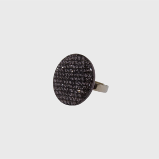 bague avec des paillettes