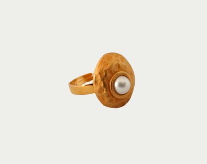 bague Cécile dorée avec perle blanche