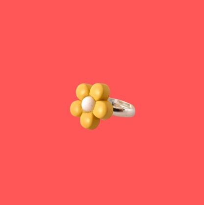 bague enfant fleur jaune et blanche