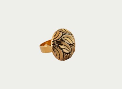 bague dorée feuillage