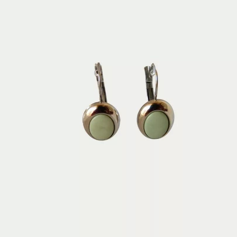 boucles d'oreilles vert pâle allongées