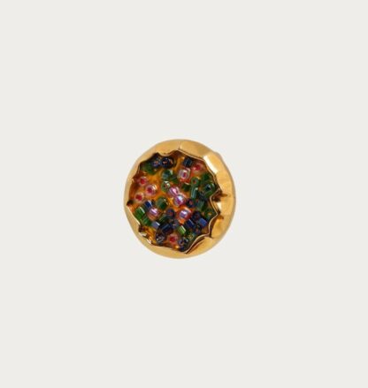 bague avec perles multicolores