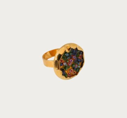bague avec perles multicolores