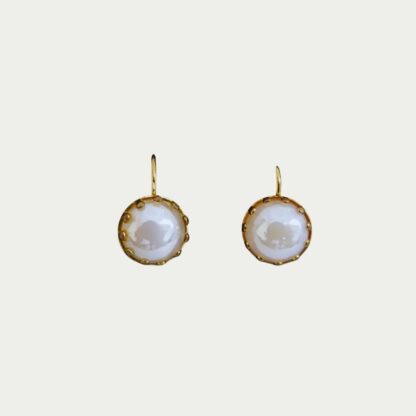 boucles d'oreilles blanches nacrées