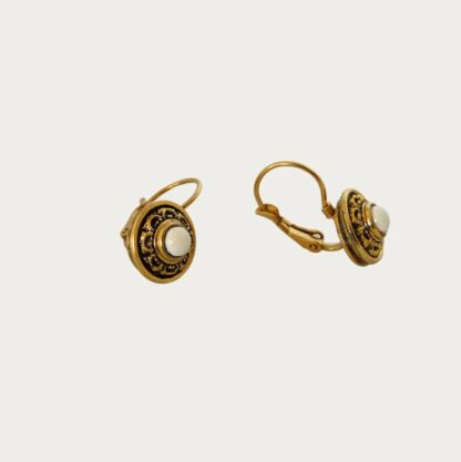 boucles d'oreilles perles blanches