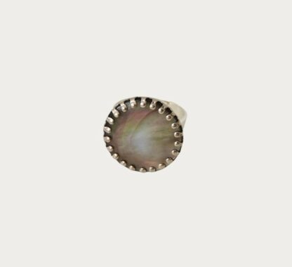 bague nacre sertie