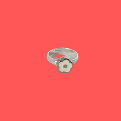 bague enfant fleur blanche