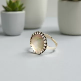 bague nacre sertie