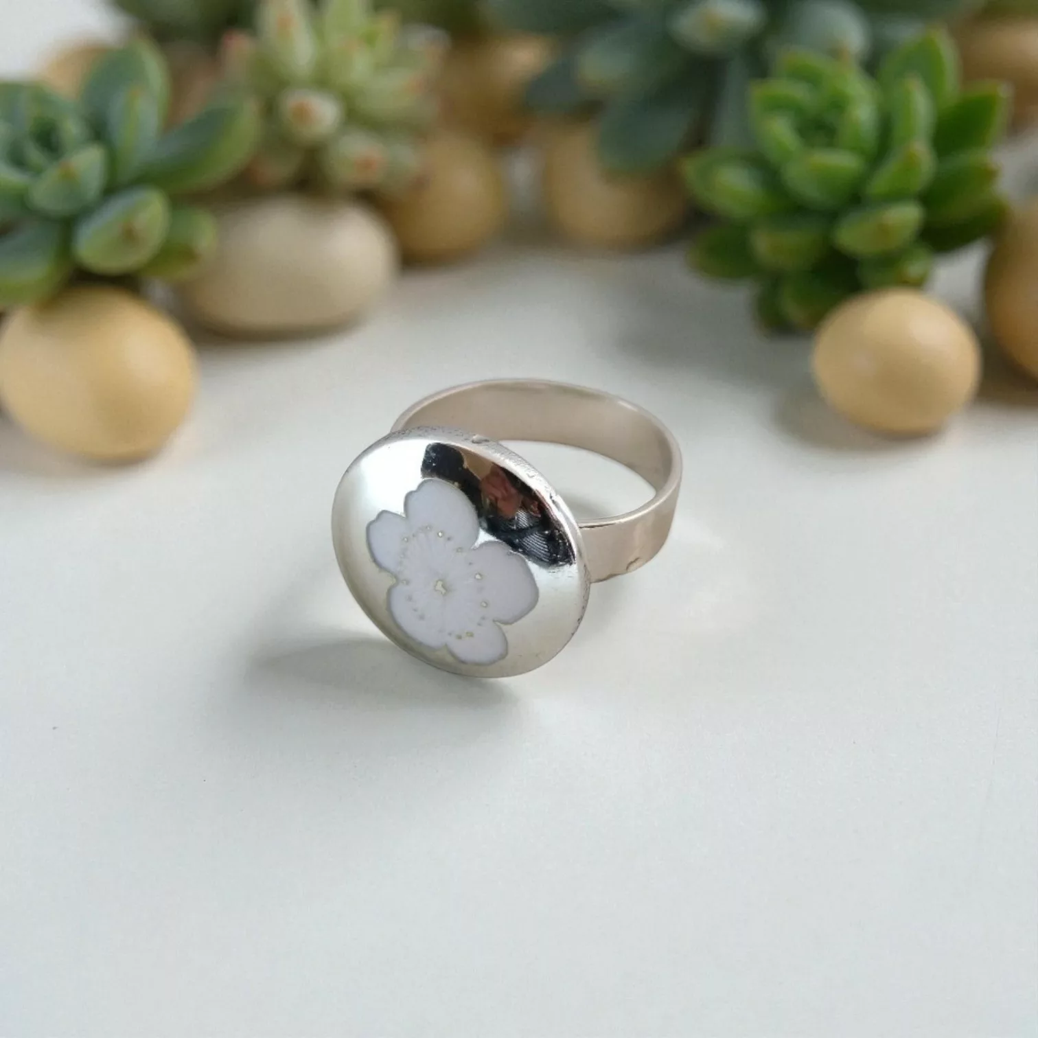 bague fleur éclatante