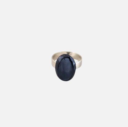 bague ovale noire