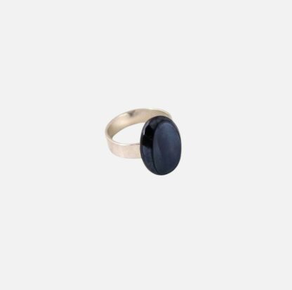 bague ovale noire