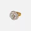 bague fleur blanche avec perle