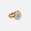 bague fleur blanche avec perle