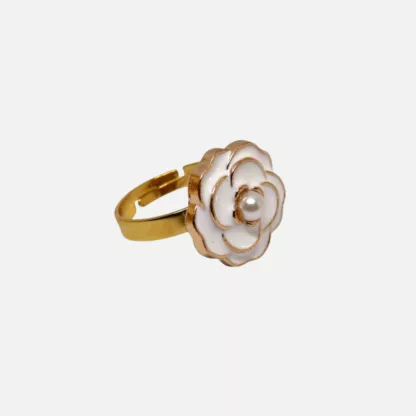 bague fleur blanche avec perle